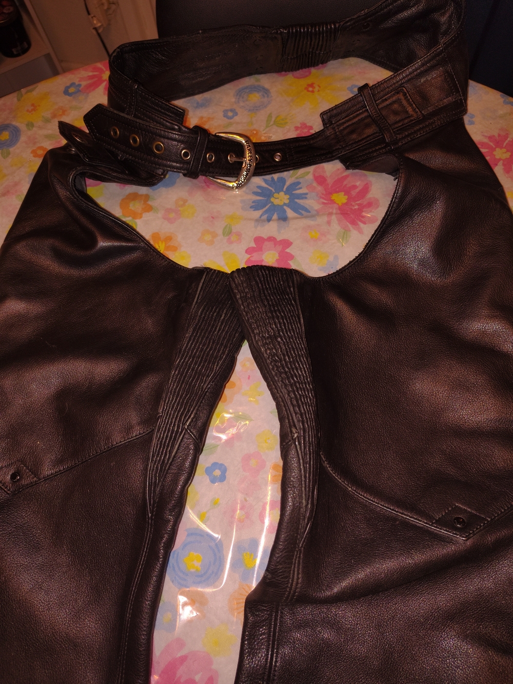 Harley-Davidson Black Leather Motorcycle Chaps with Belt Buckle - Picture 2 of 11